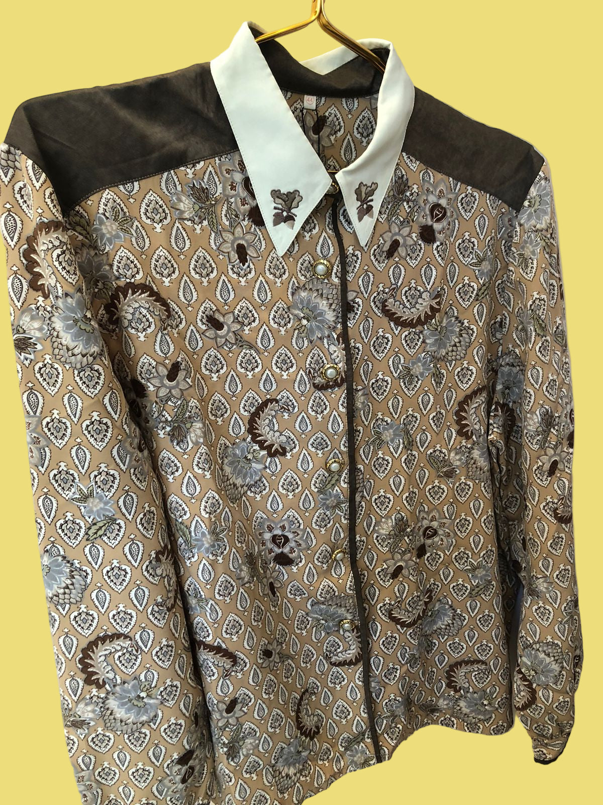 BLUSA ESTAMPADA OUTROS