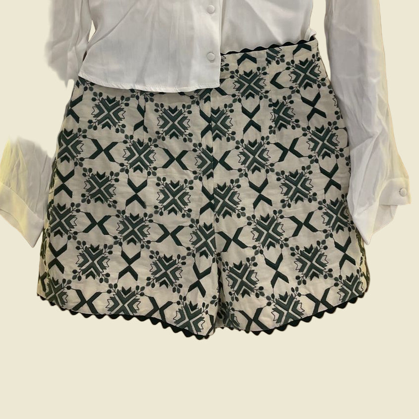 SHORT BORDADO ZARA