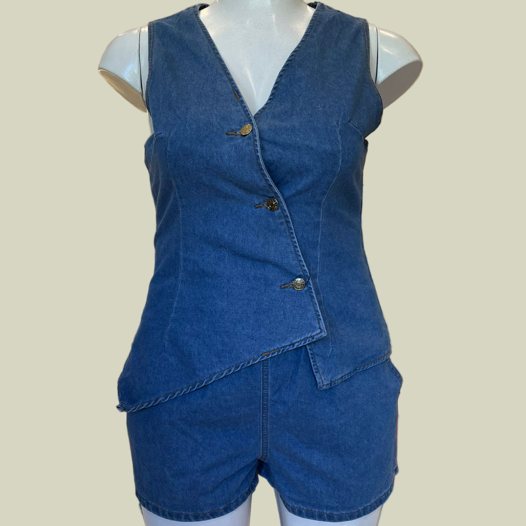 CONJUNTO COLETE/SHORT JEANS