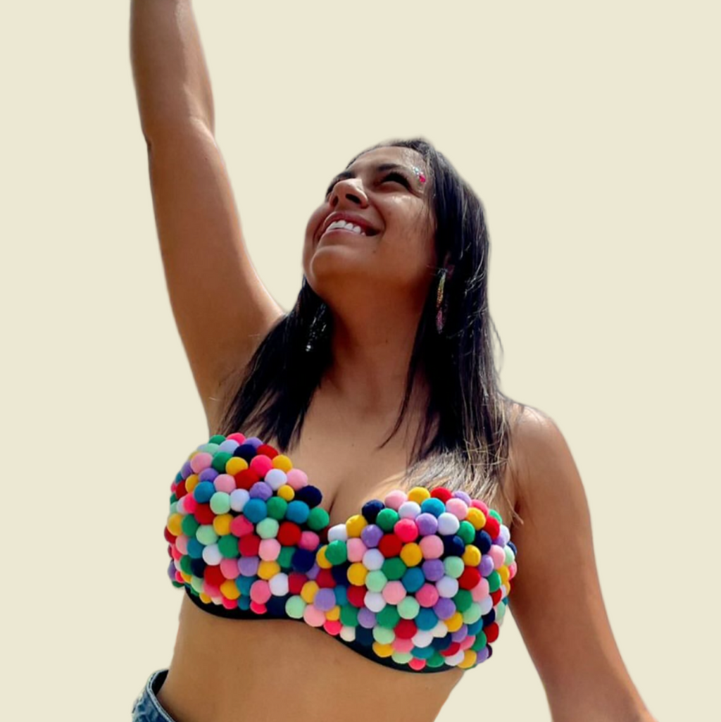 SUTIA CUSTOMIZADO POMPOM