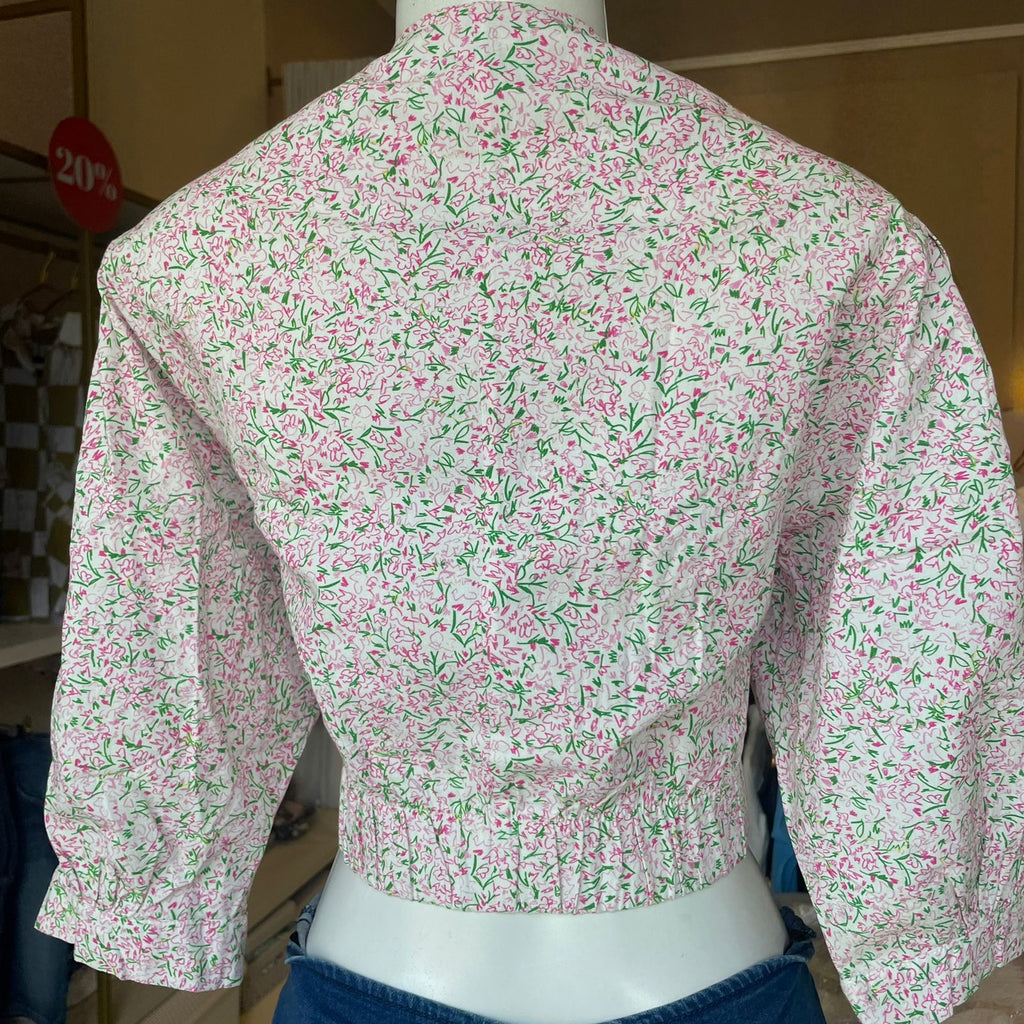 BLUSA ESTILO CROPPED  OMNED