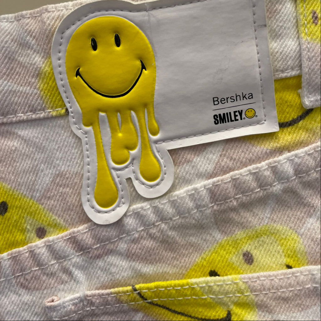 SHORT JEANS SMILEY BERSHKA