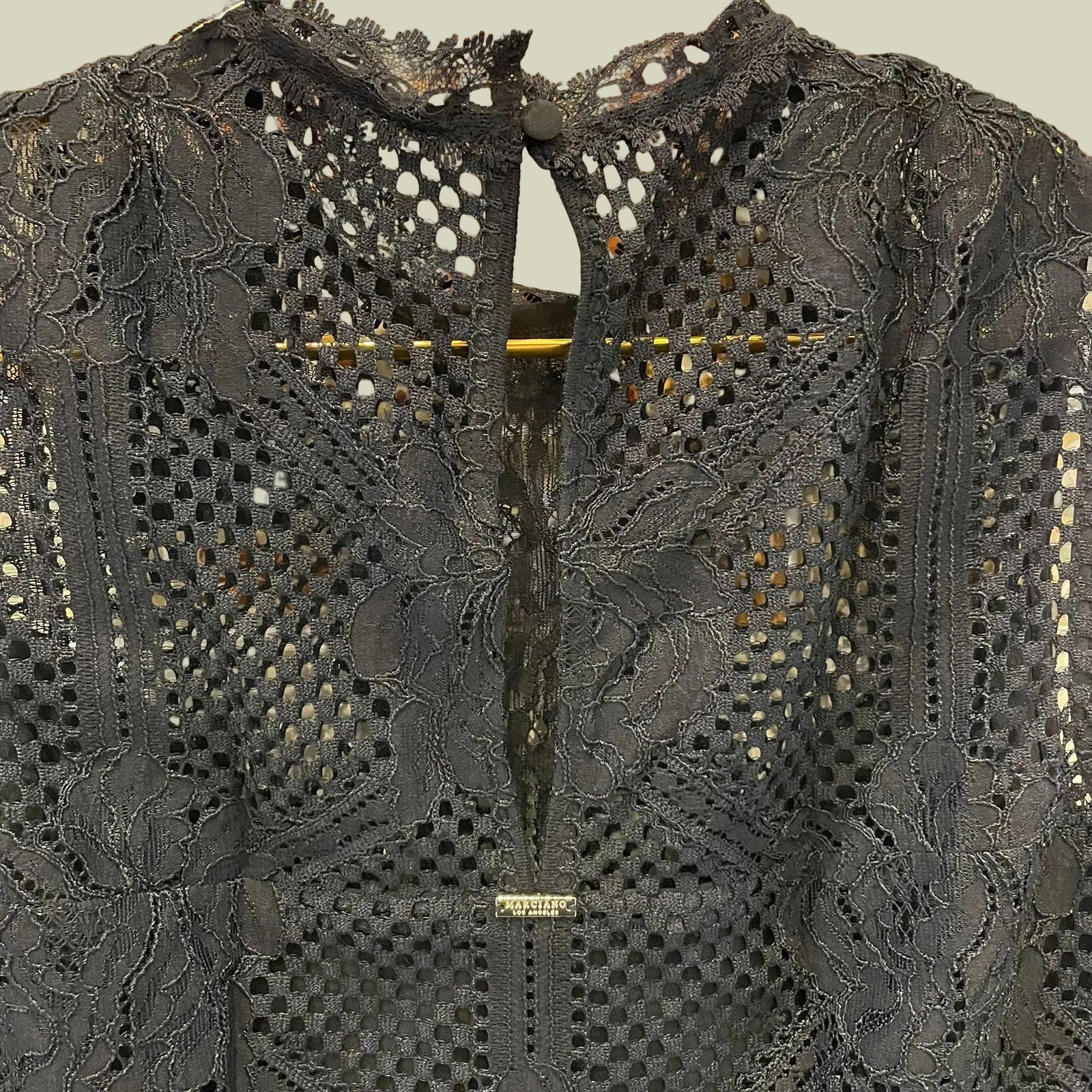 BLUSA RENDA PRETA MARCIANO