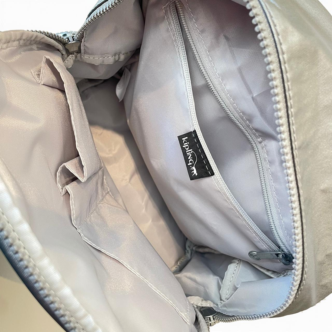 BOLSA ESTILO MOCHILA MATTA UP KIPLING