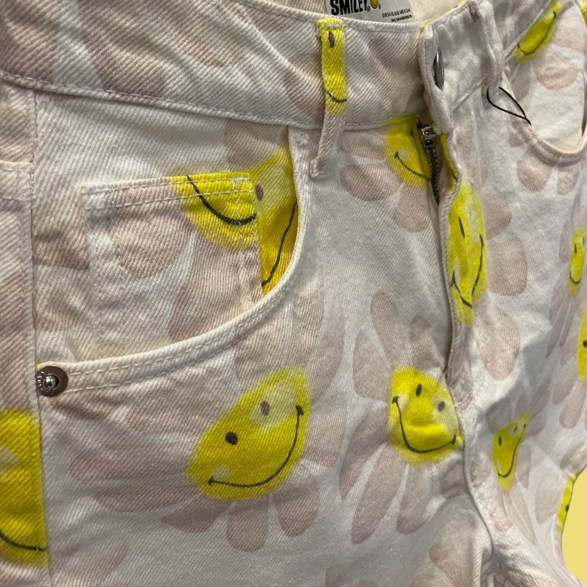 SHORT JEANS SMILEY BERSHKA