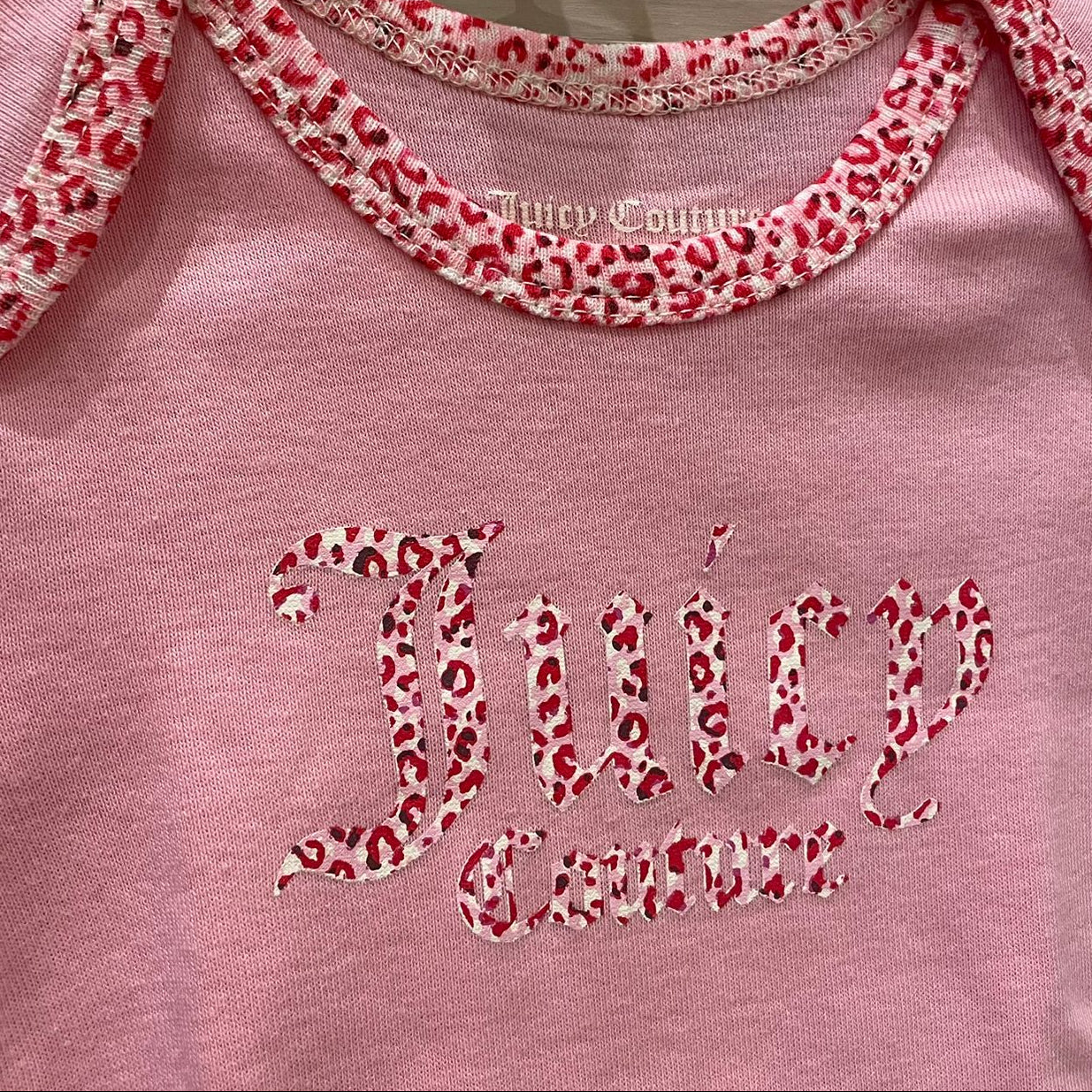 KIT C/ 2 BODY JUICY COUTURE