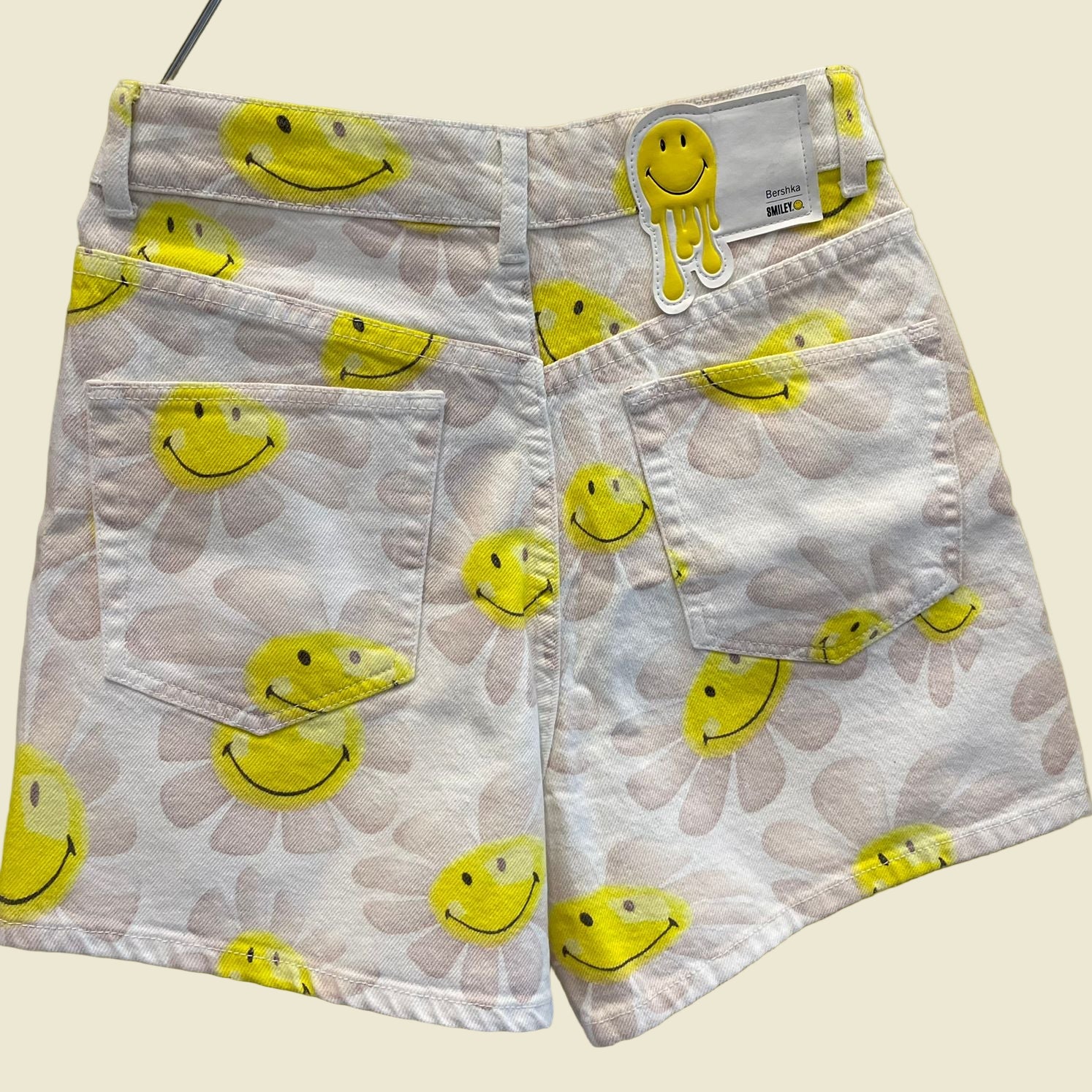 SHORT JEANS SMILEY BERSHKA
