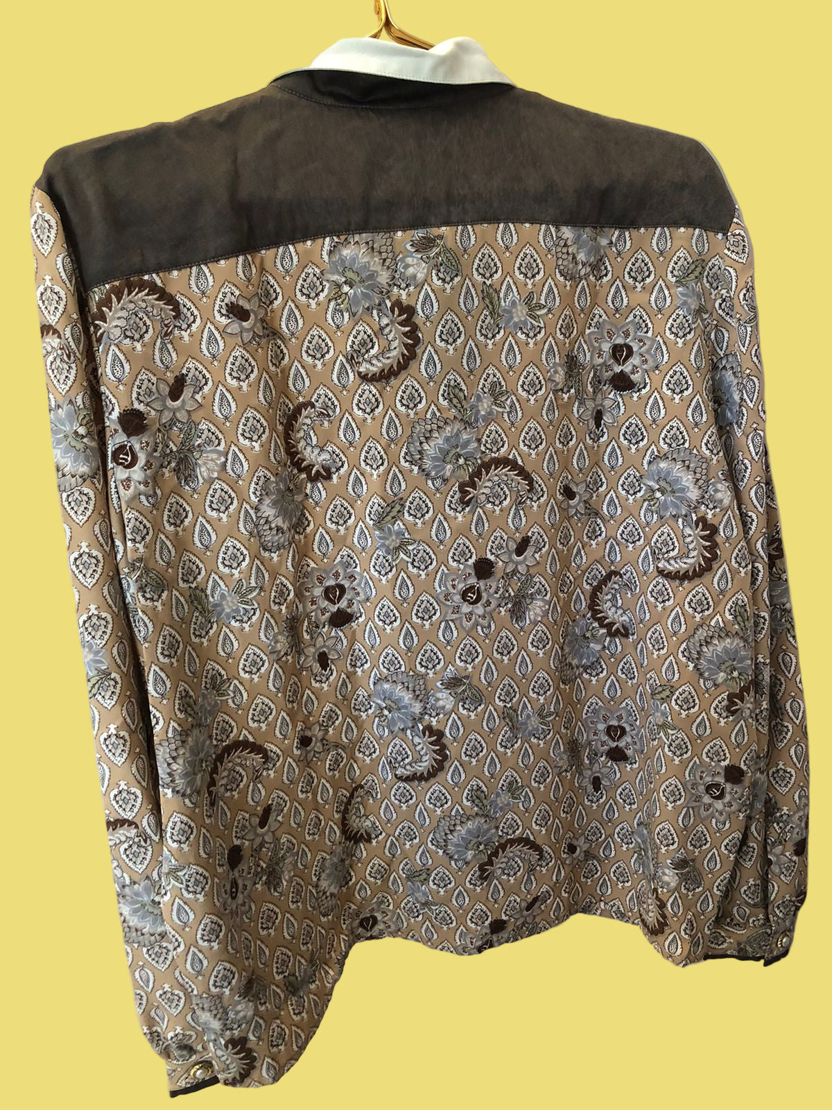 BLUSA ESTAMPADA OUTROS