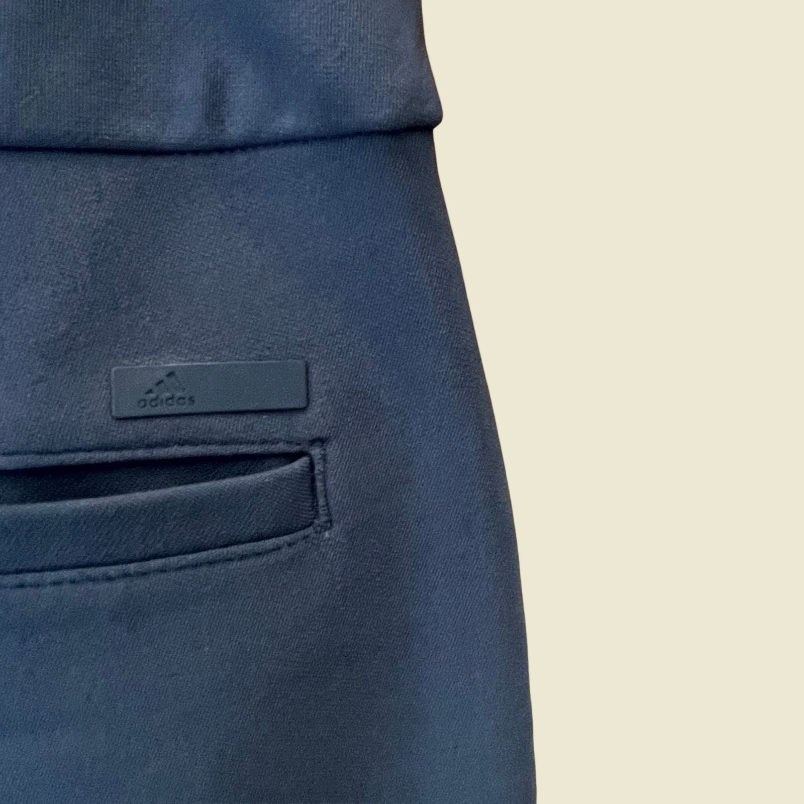 CALCA ESTILO GOLF ADIDAS